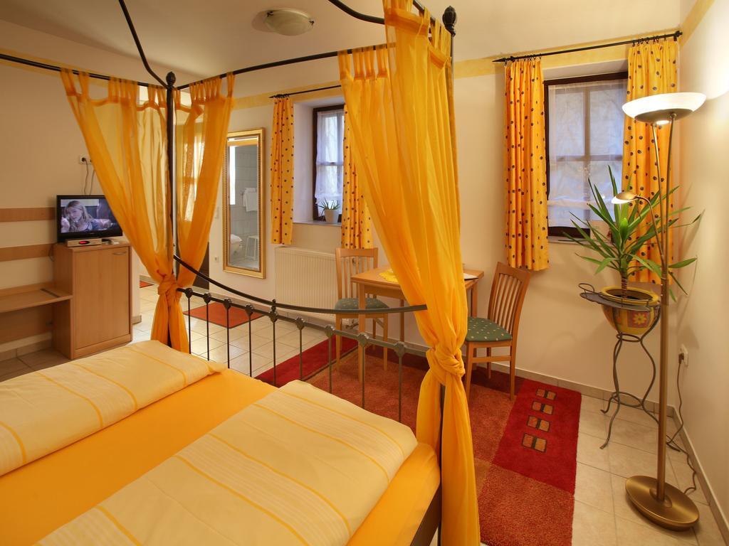 Worners Schloss Weingut & Wellness-Hotel Prichsenstadt Luaran gambar